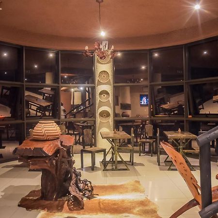 African Home Hotel Габороне Экстерьер фото
