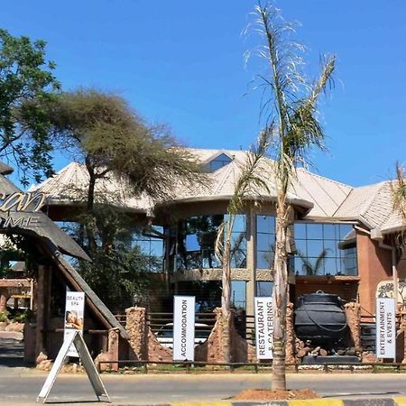 African Home Hotel Габороне Экстерьер фото