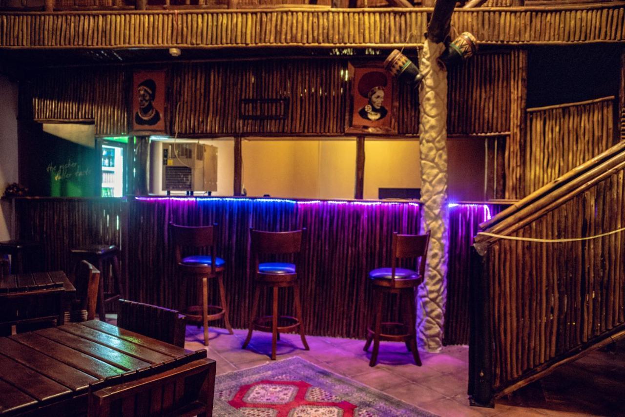African Home Hotel Габороне Экстерьер фото
