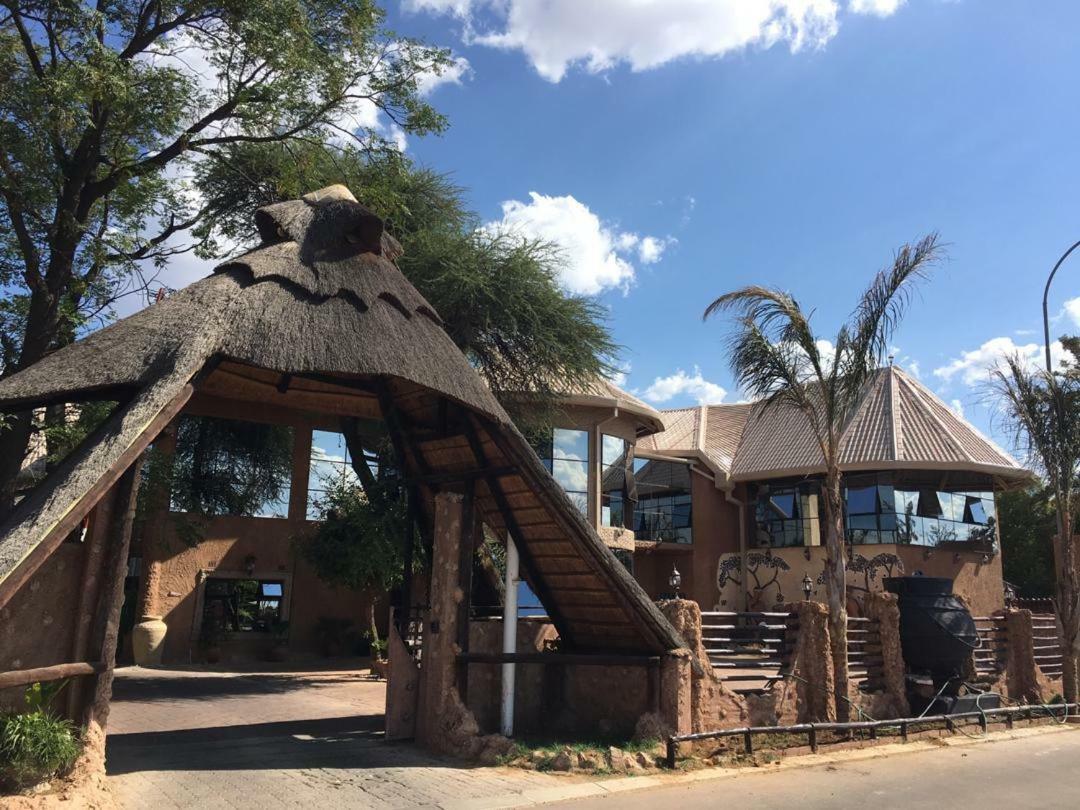 African Home Hotel Габороне Экстерьер фото