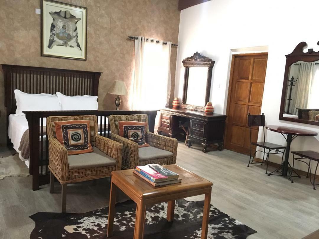 African Home Hotel Габороне Экстерьер фото