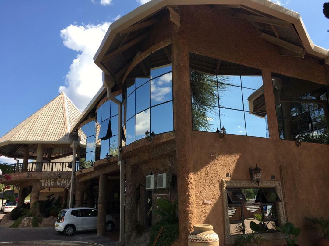 African Home Hotel Габороне Экстерьер фото
