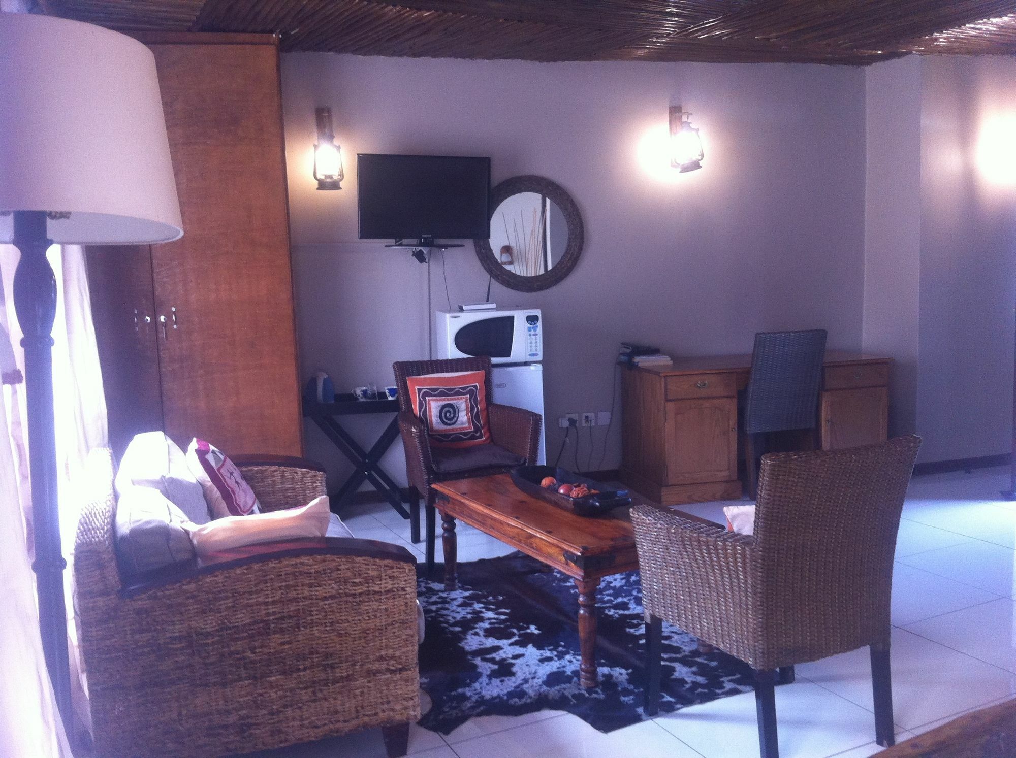 African Home Hotel Габороне Экстерьер фото