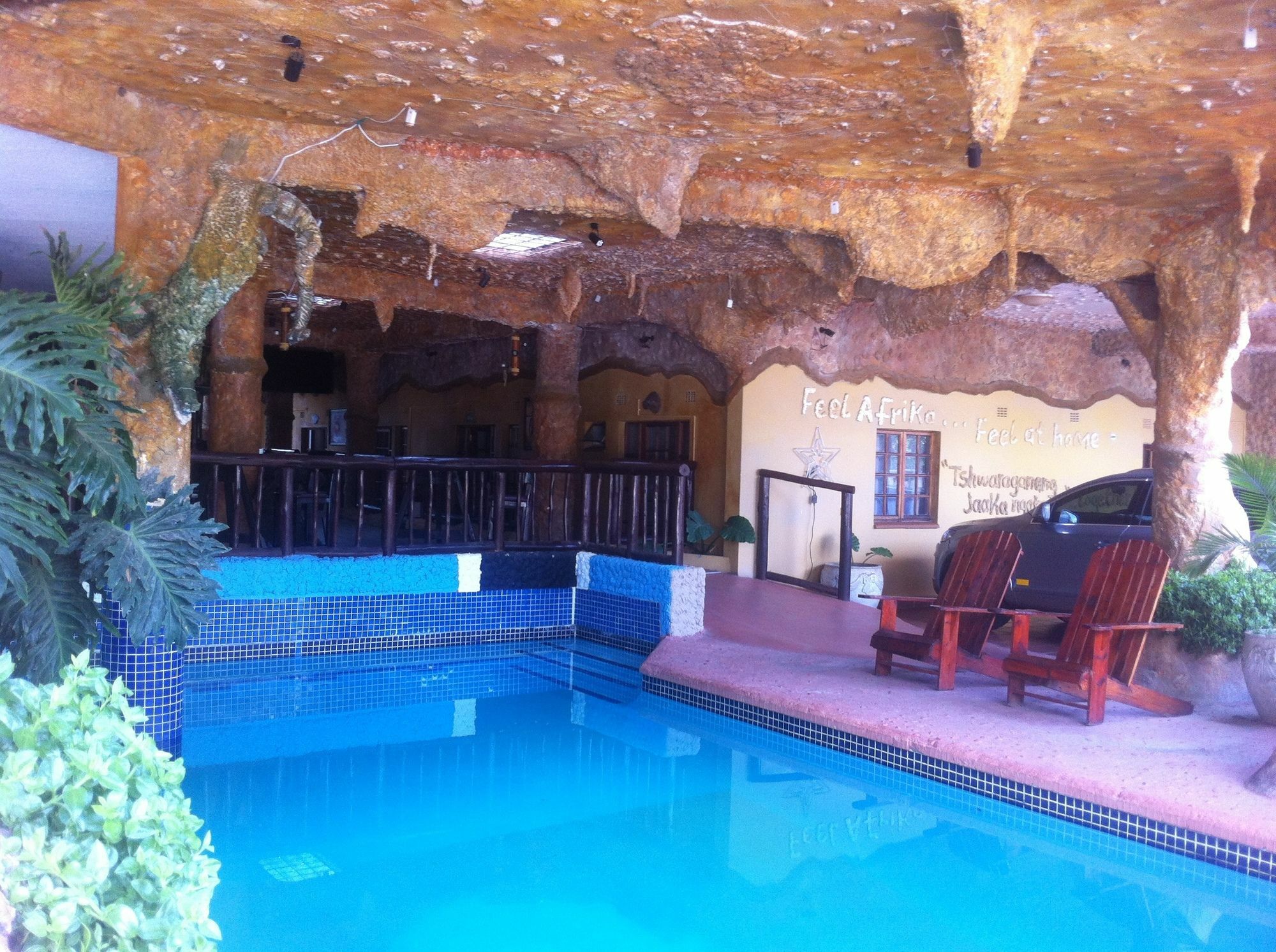 African Home Hotel Габороне Экстерьер фото