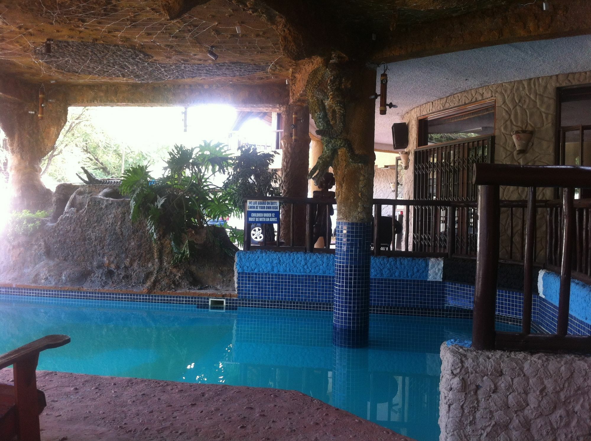 African Home Hotel Габороне Экстерьер фото